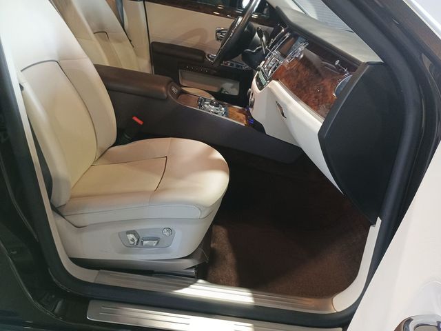 2013 Rolls-Royce Ghost 4dr Sedan Clean Carfax - 23020426 - 46
