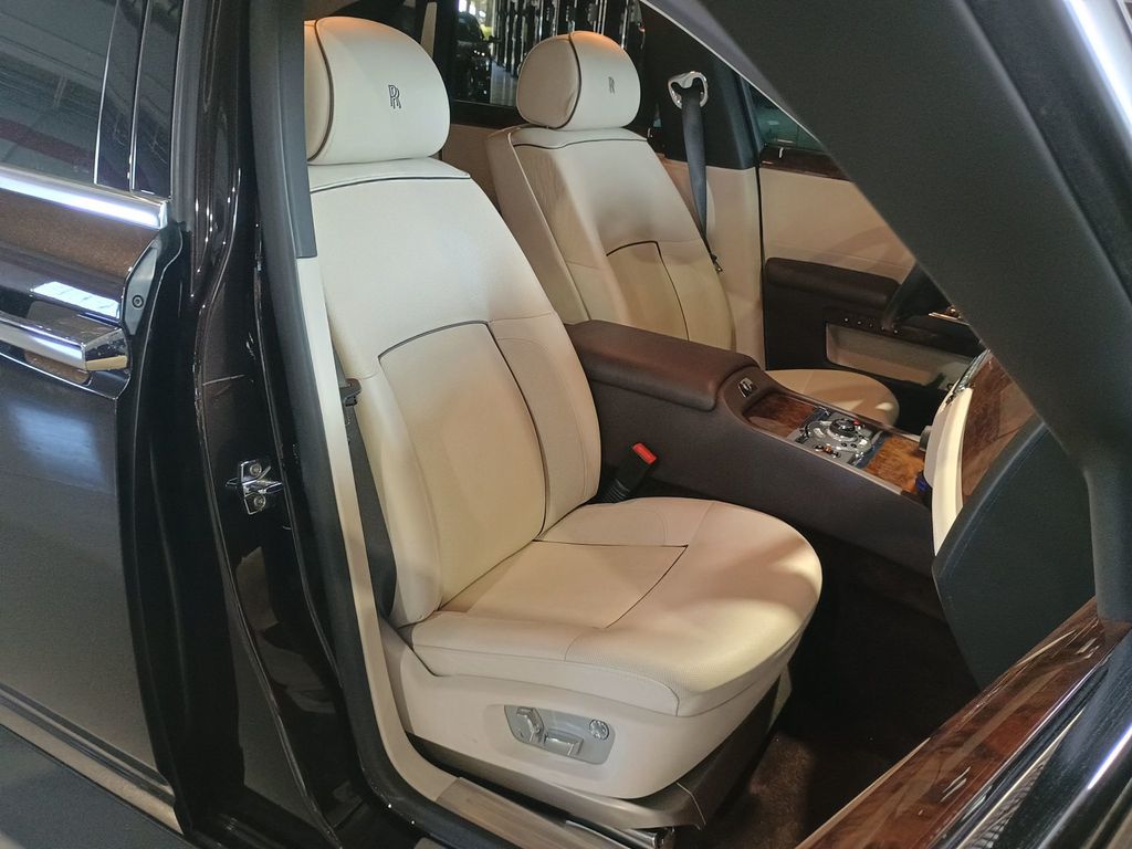 2013 Rolls-Royce Ghost 4dr Sedan Clean Carfax - 23020426 - 47