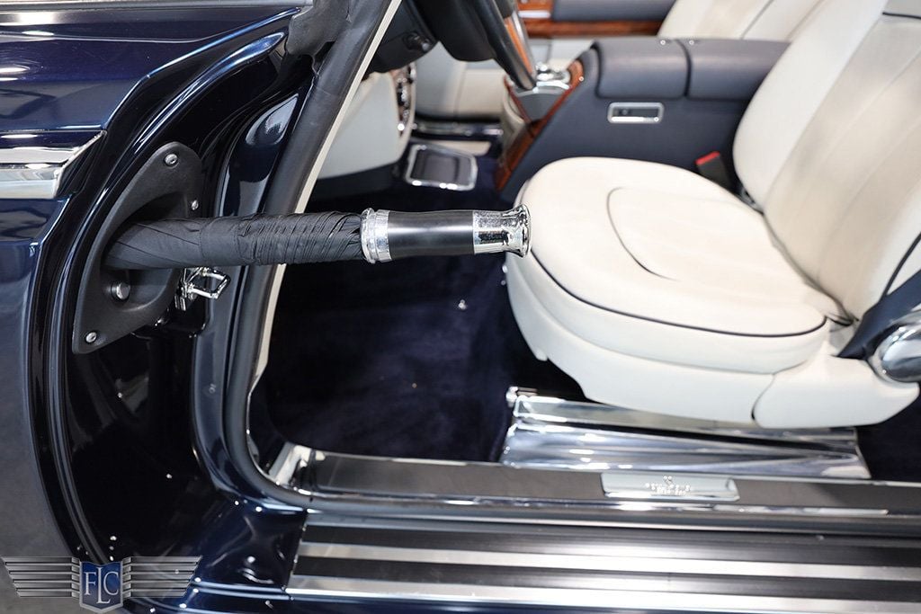 2013 Rolls-Royce Phantom Drophead Coupe - 22930572 - 16