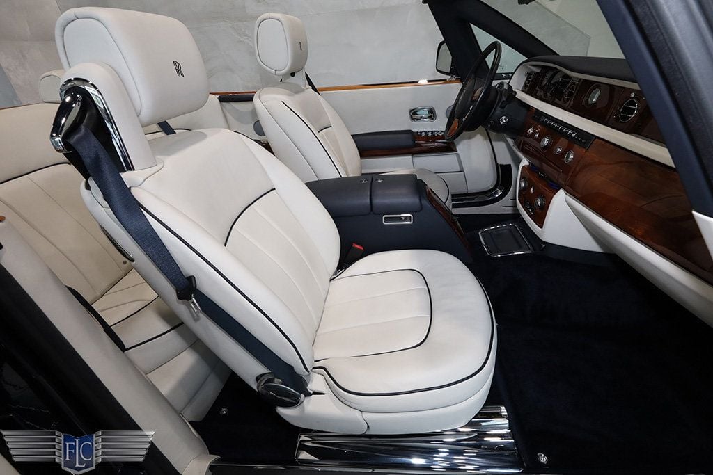 2013 Rolls-Royce Phantom Drophead Coupe - 22930572 - 19