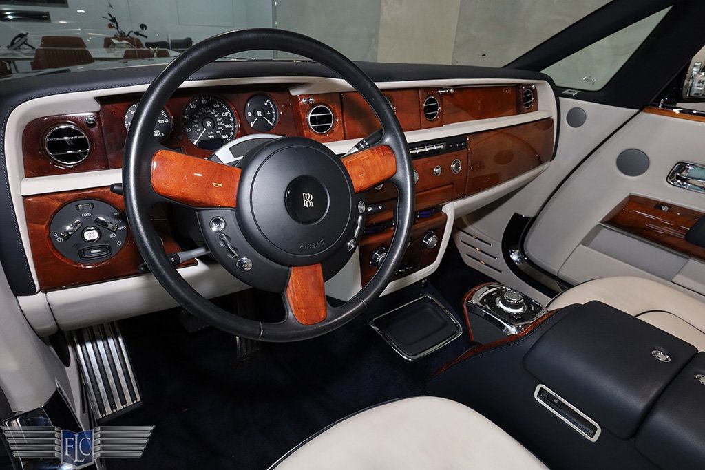2013 Rolls-Royce Phantom Drophead Coupe - 22930572 - 23