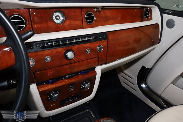 2013 Rolls-Royce Phantom Drophead Coupe  - 22930572 - 25