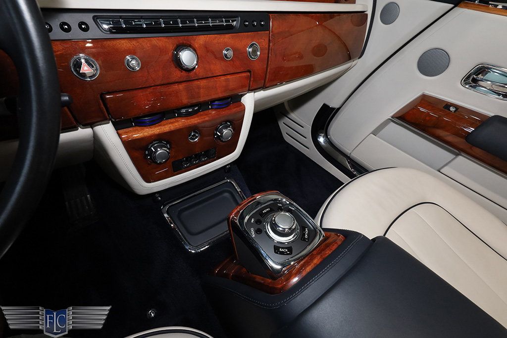 2013 Rolls-Royce Phantom Drophead Coupe - 22930572 - 30
