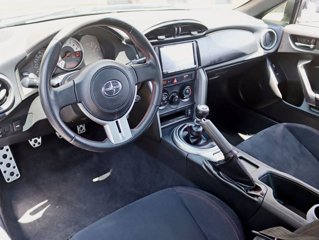 2013 Scion FR-S 2dr Coupe Manual - 23050105 - 11