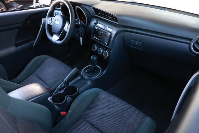 2013 Scion tC 2dr Hatchback Automatic - 22985863 - 20