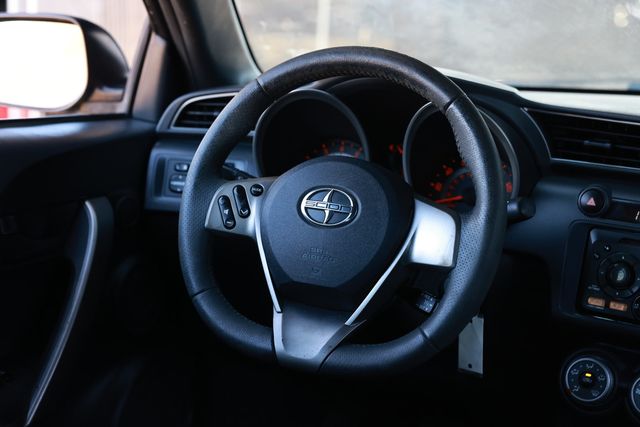 2013 Scion tC 2dr Hatchback Automatic - 22985863 - 30