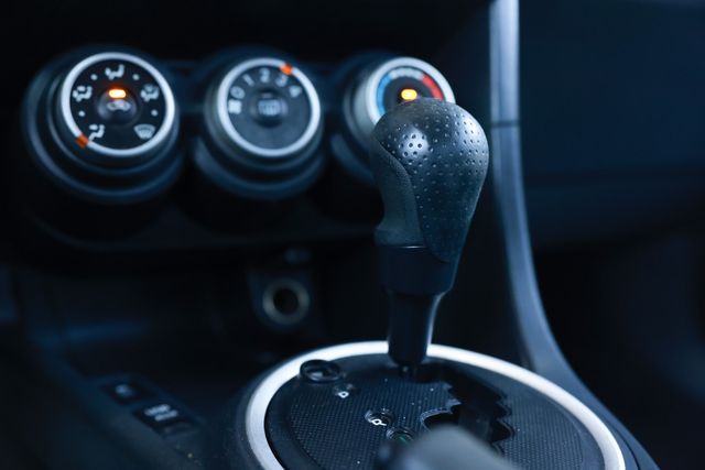 2013 Scion tC 2dr Hatchback Automatic - 22985863 - 39