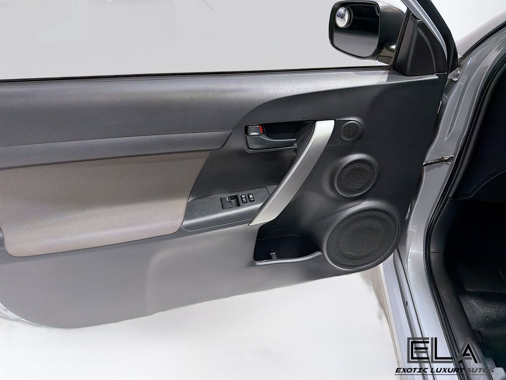 2013 Scion tC 2dr Hatchback Manual Release Series 8.0 - 22991668 - 17