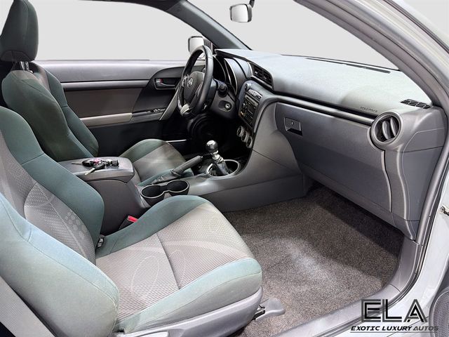 2013 Scion tC 2dr Hatchback Manual Release Series 8.0 - 22991668 - 23
