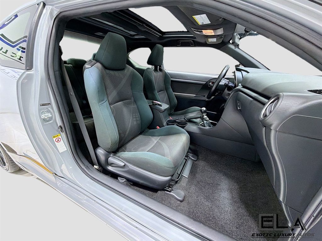 2013 Scion tC 2dr Hatchback Manual Release Series 8.0 - 22991668 - 26