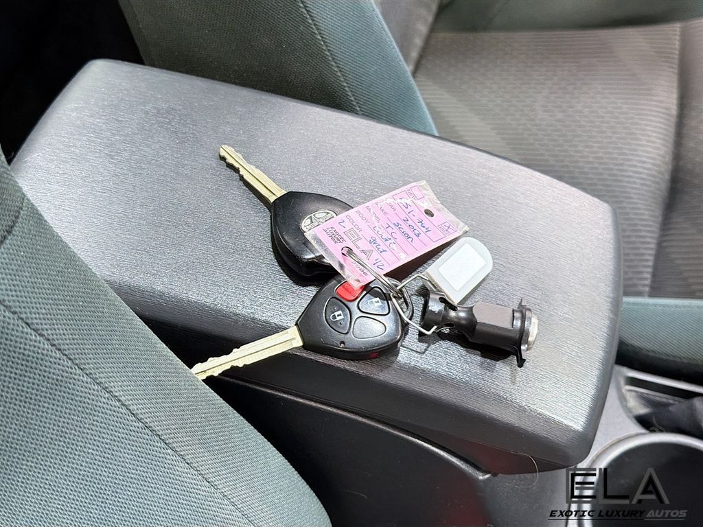 2013 Scion tC 2dr Hatchback Manual Release Series 8.0 - 22991668 - 31