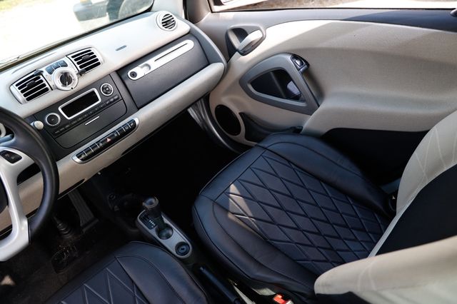 2013 smart Fortwo 2dr Coupe Pure - 22991966 - 16