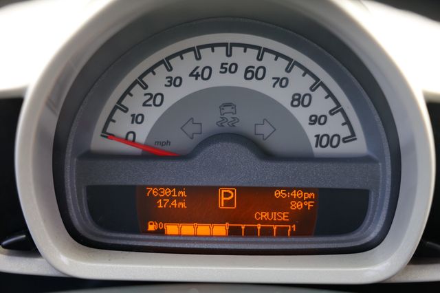 2013 smart Fortwo 2dr Coupe Pure - 22991966 - 24