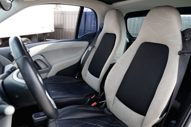 2013 smart Fortwo 2dr Coupe Pure - 22991966 - 8