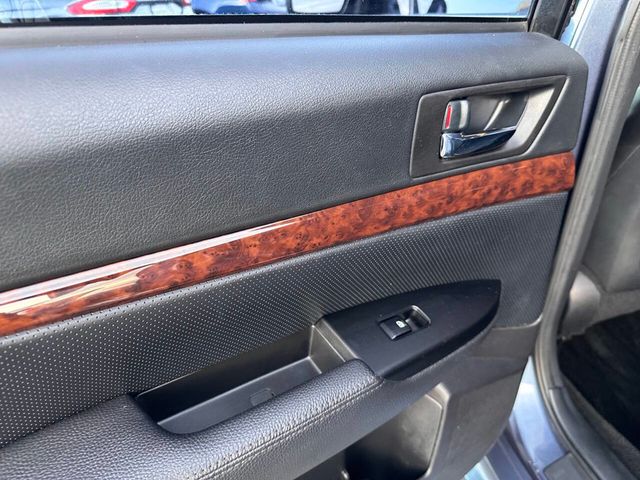 2013 Subaru Legacy 2.5i Limited AWD 4dr Sedan - 22995513 - 16