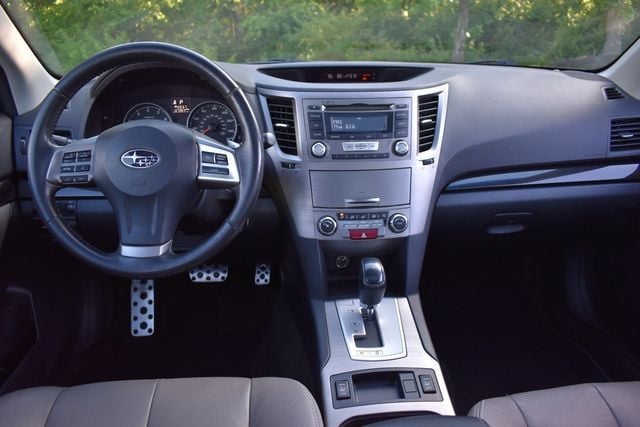 2013 Subaru Legacy 4dr Sedan H4 Automatic 2.5i Premium - 23027944 - 16