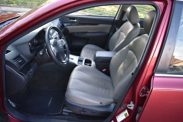 2013 Subaru Legacy 4dr Sedan H4 Automatic 2.5i Premium - 23027944 - 19