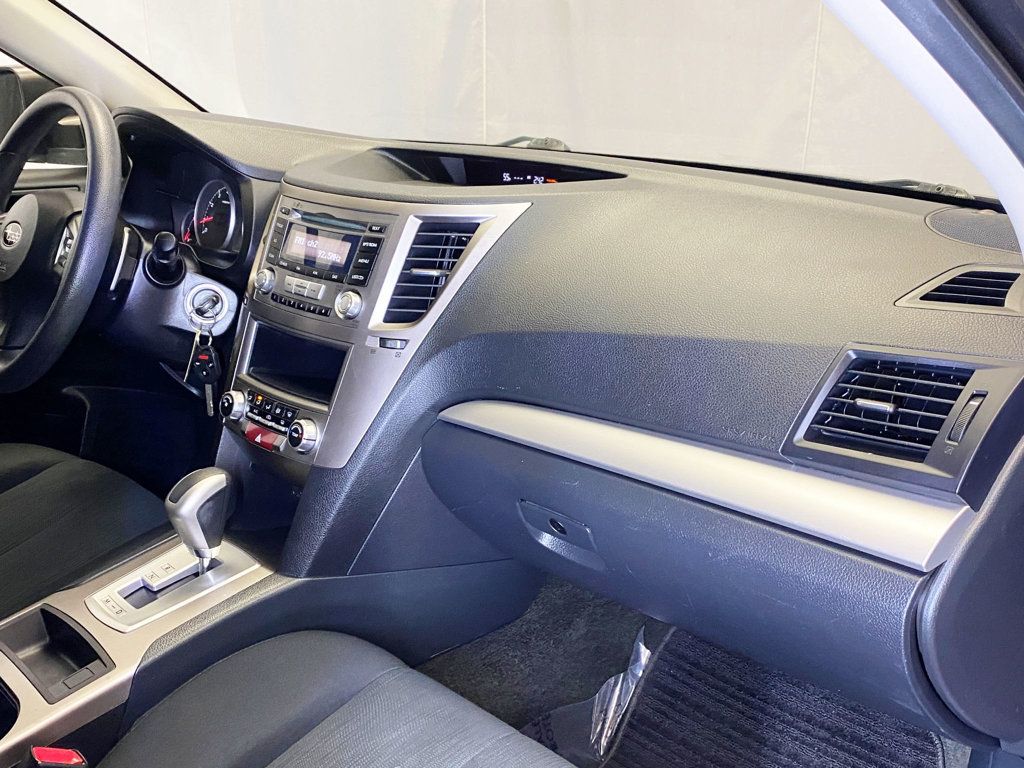 2013 Subaru Outback 4dr Wagon H4 Automatic 2.5i - 22935951 - 38
