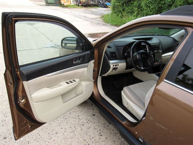 2013 Subaru Outback 4dr Wagon H4 Manual 2.5i Premium PZEV - 23065452 - 14