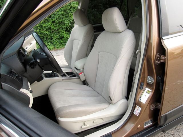 2013 Subaru Outback 4dr Wagon H4 Manual 2.5i Premium PZEV - 23065452 - 16