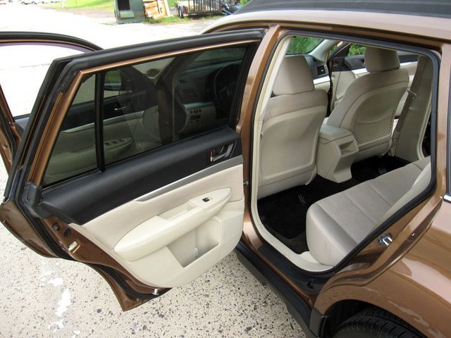 2013 Subaru Outback 4dr Wagon H4 Manual 2.5i Premium PZEV - 23065452 - 23