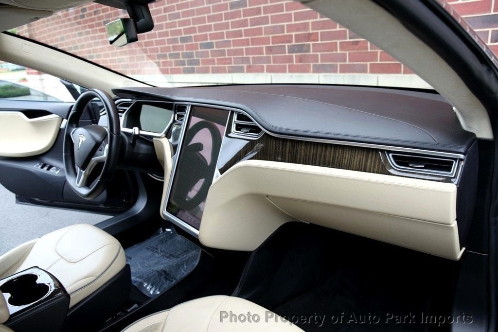 2013 Tesla Model S Performance photo 31