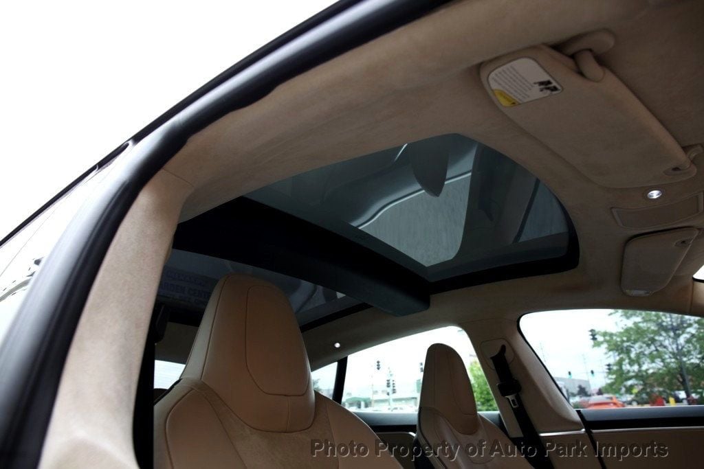 2013 Tesla Model S Performance photo 32
