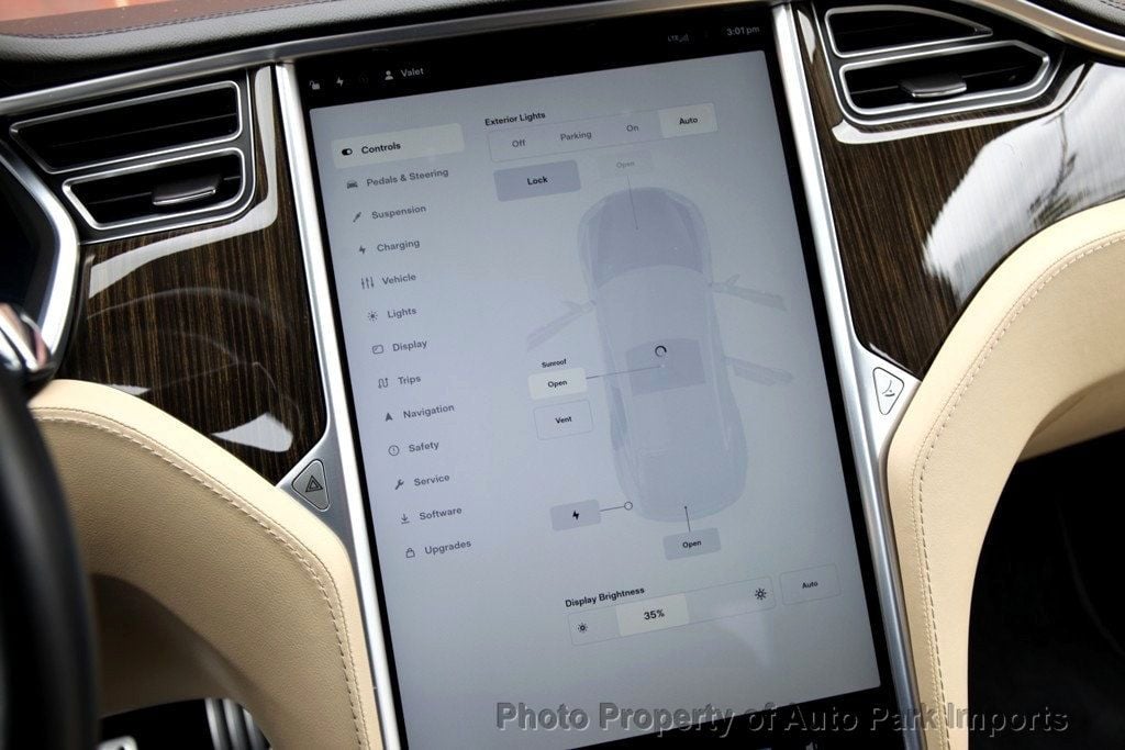 2013 Tesla Model S Performance photo 36