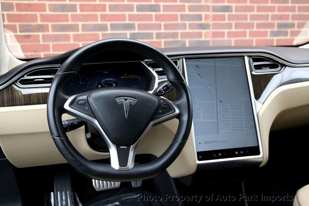 2013 Tesla Model S Performance photo 40