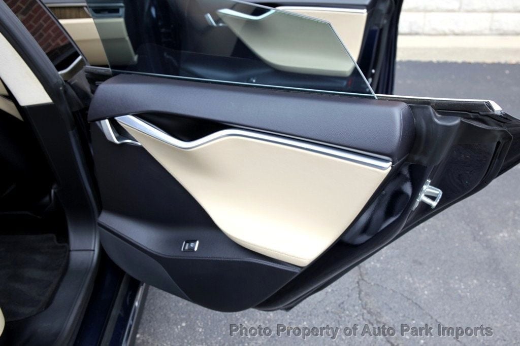 2013 Tesla Model S Performance photo 43