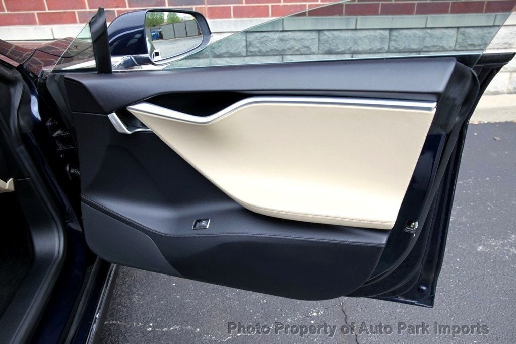 2013 Tesla Model S Performance photo 44