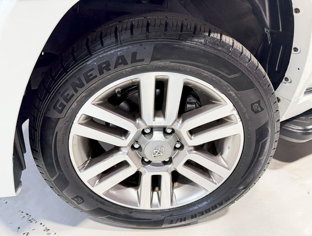 2013 Toyota 4Runner Limited photo 2