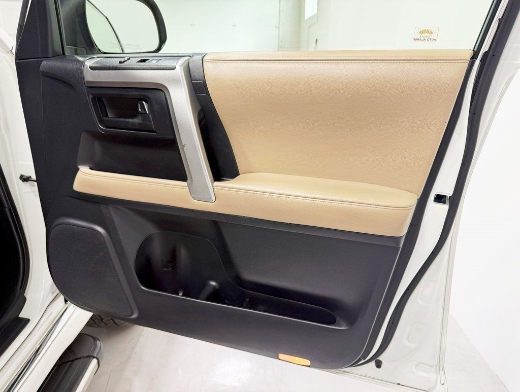 2013 Toyota 4Runner 4WD 4dr V6 Limited - 22912642 - 38