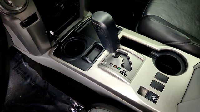 2013 Toyota 4Runner 4WD 4dr V6 SR5 w/ Convenience Package, Moonroof & Third Row - 23094556 - 15
