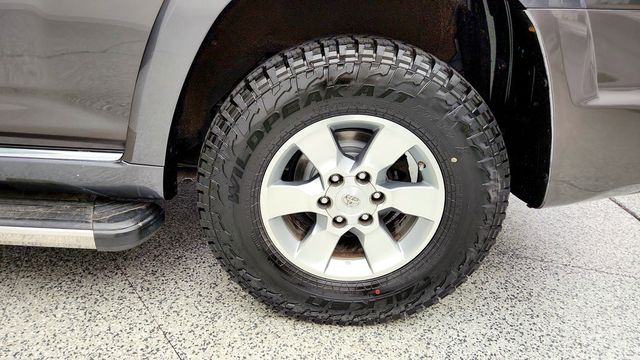 2013 Toyota 4Runner 4WD 4dr V6 SR5 w/ Convenience Package, Moonroof & Third Row - 23094556 - 8