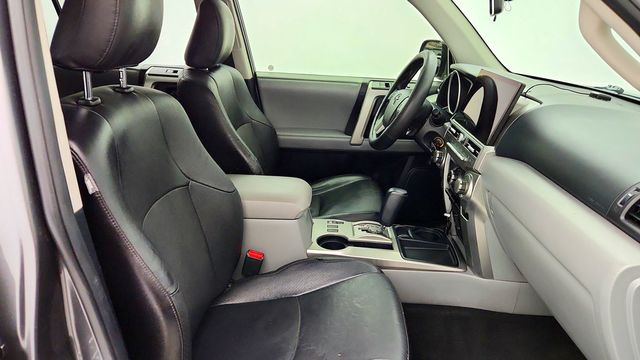 2013 Toyota 4Runner RWD 4dr V6 SR5 w/ Convenience Package, Moonroof & Third Row - 23094556 - 25