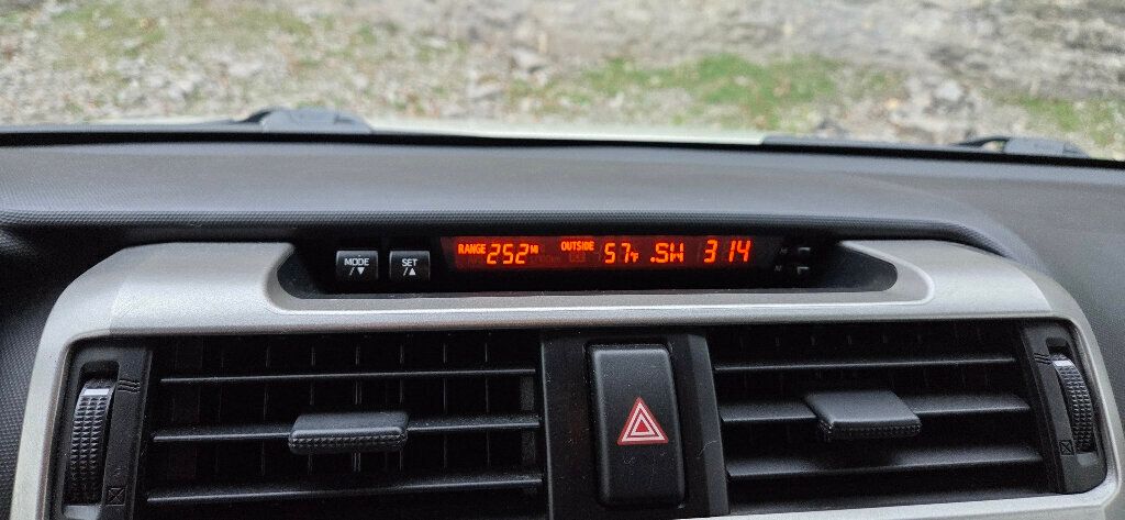 2013 Toyota 4Runner Super CLEAN SR5 V6 Michelins Rare Sunroof 615-300-6004 - 22960966 - 24