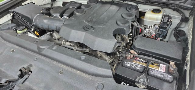 2013 Toyota 4Runner Super CLEAN SR5 V6 Michelins Rare Sunroof 615-300-6004 - 22960966 - 31