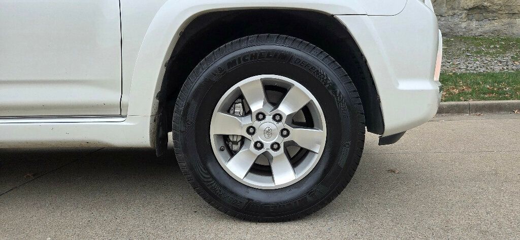 2013 Toyota 4Runner Super CLEAN SR5 V6 Michelins Rare Sunroof 615-300-6004 - 22960966 - 33