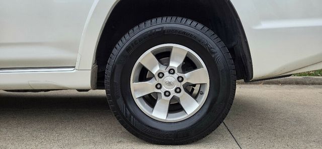2013 Toyota 4Runner Super CLEAN SR5 V6 Michelins Rare Sunroof 615-300-6004 - 22960966 - 34