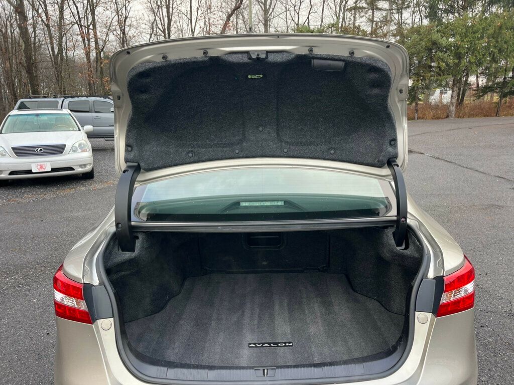 2013 Toyota Avalon 4dr Sedan XLE - 22949216 - 33