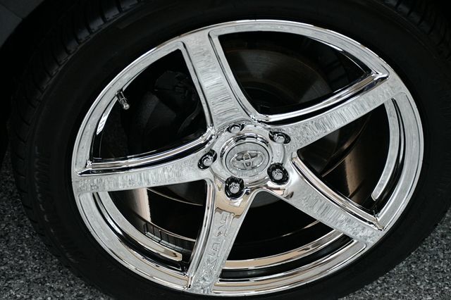 2013 Toyota Avalon 4dr Sedan XLE Premium - 23029475 - 17