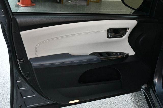 2013 Toyota Avalon 4dr Sedan XLE Premium - 23029475 - 22