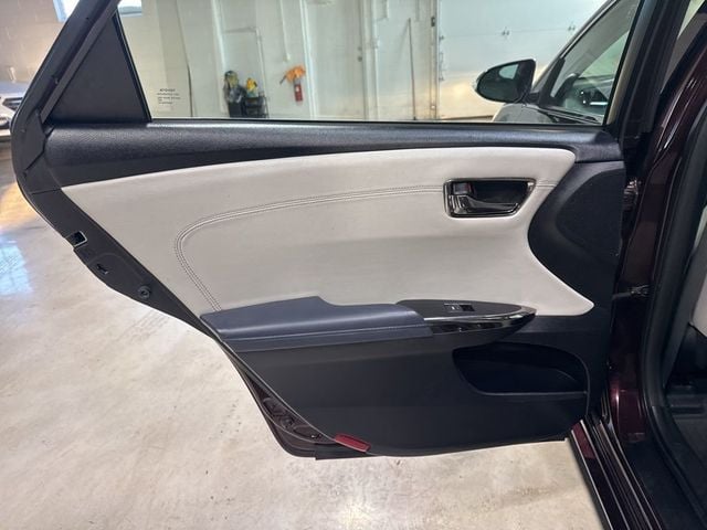 2013 Toyota Avalon XLE - 22973346 - 34