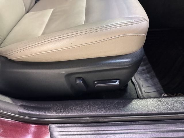 2013 Toyota Avalon XLE - 22973346 - 43