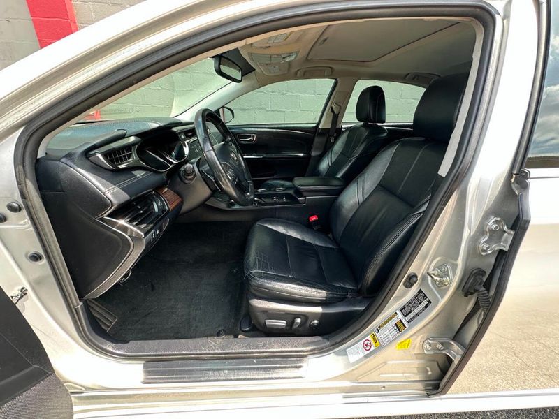 2013 Toyota Avalon XLE 4dr Sedan - 22883305 - 10