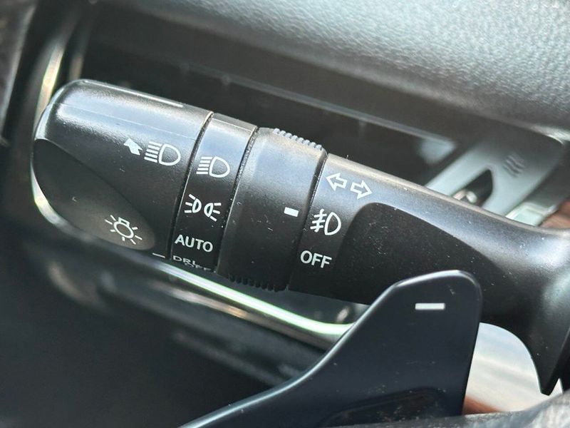 2013 Toyota Avalon XLE 4dr Sedan - 22883305 - 30