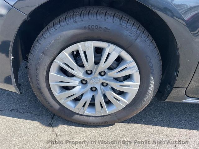 2013 Toyota Camry 4dr Sedan I4 Automatic LE - 23002781 - 9