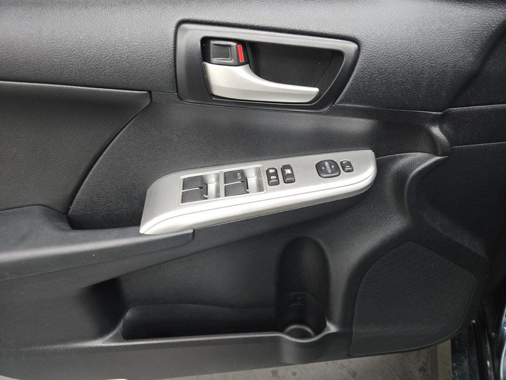 2013 Toyota Camry 4dr Sedan I4 Automatic SE - 22918371 - 13