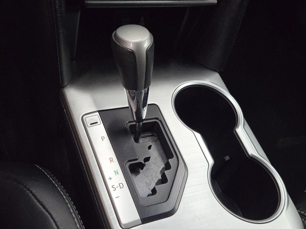 2013 Toyota Camry 4dr Sedan I4 Automatic SE - 22918371 - 18